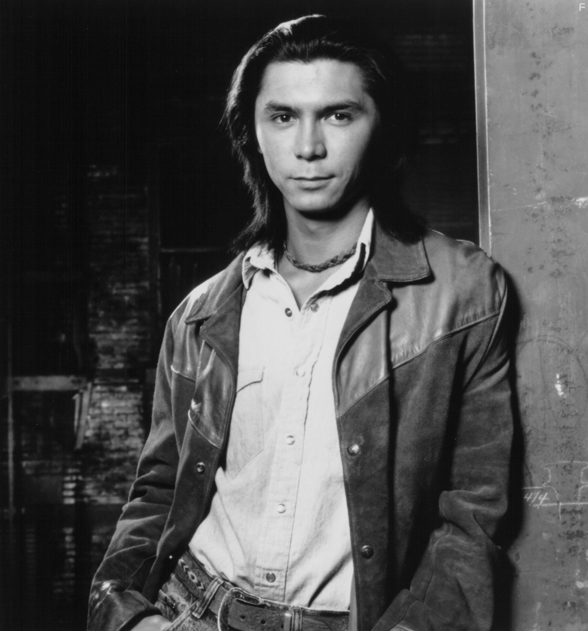 Lou Diamond Phillips in Под прикрытием (1989)