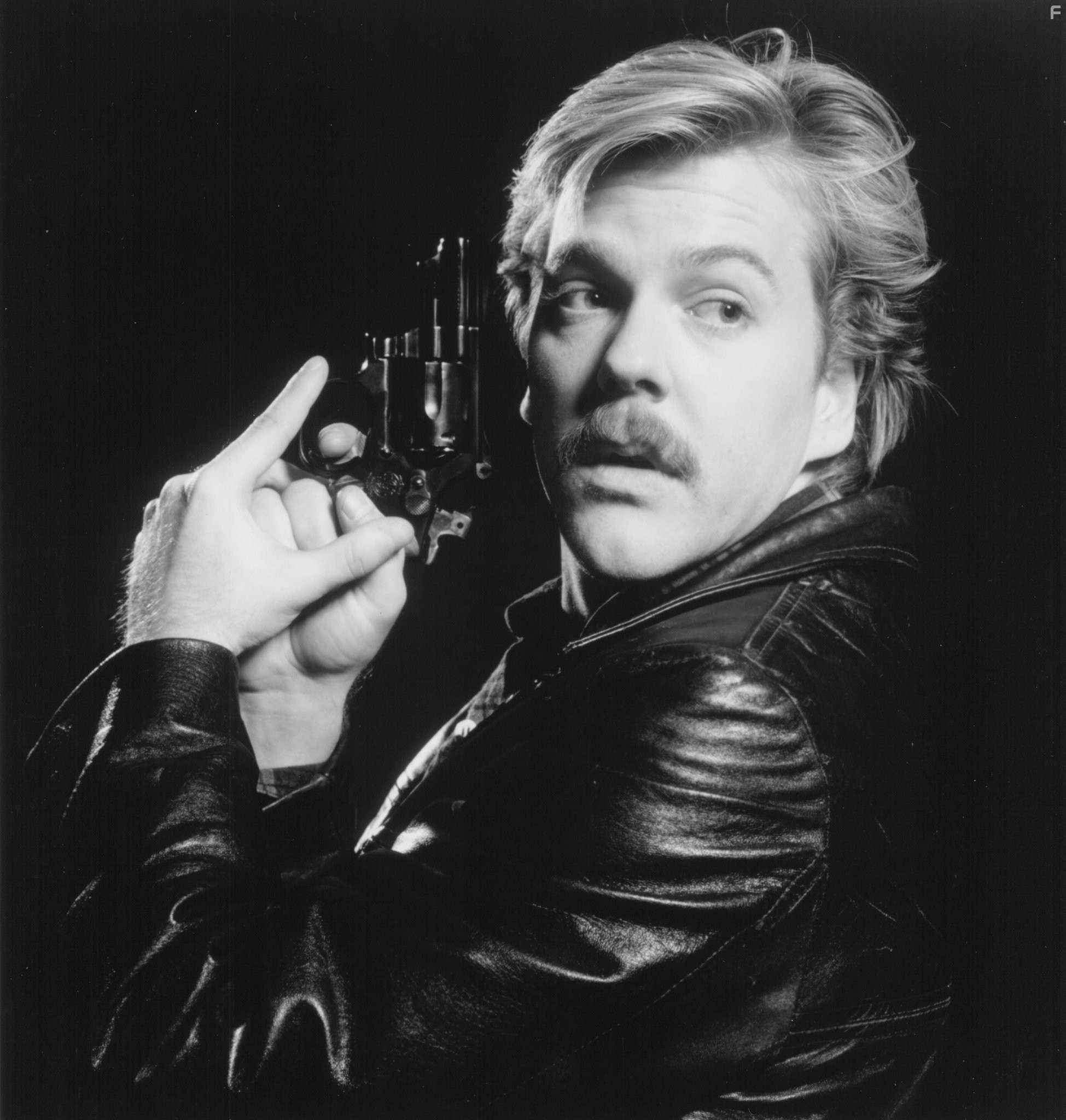 Kiefer Sutherland in Под прикрытием (1989)