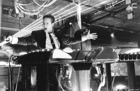 Russell Crowe in Виpтуозность (1995)