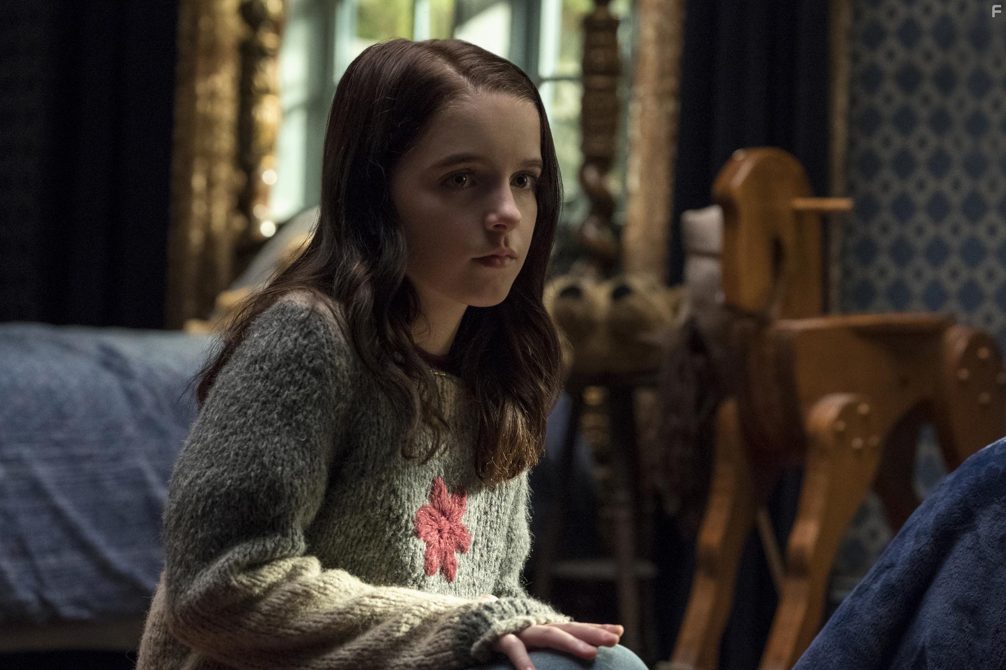 Mckenna Grace in The Haunting of Hill House (2018)