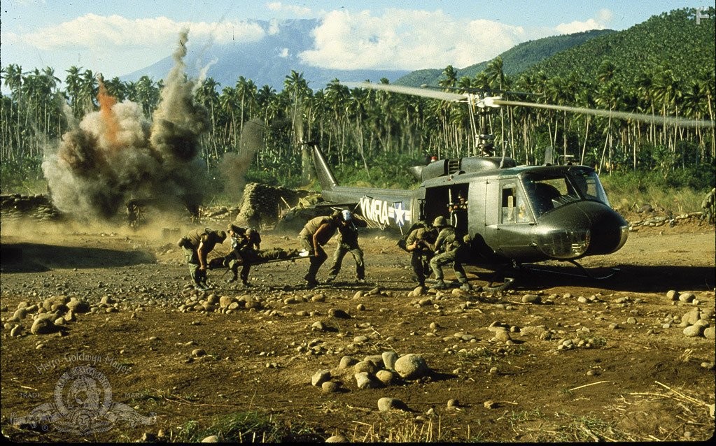 Осада базы «Глория»