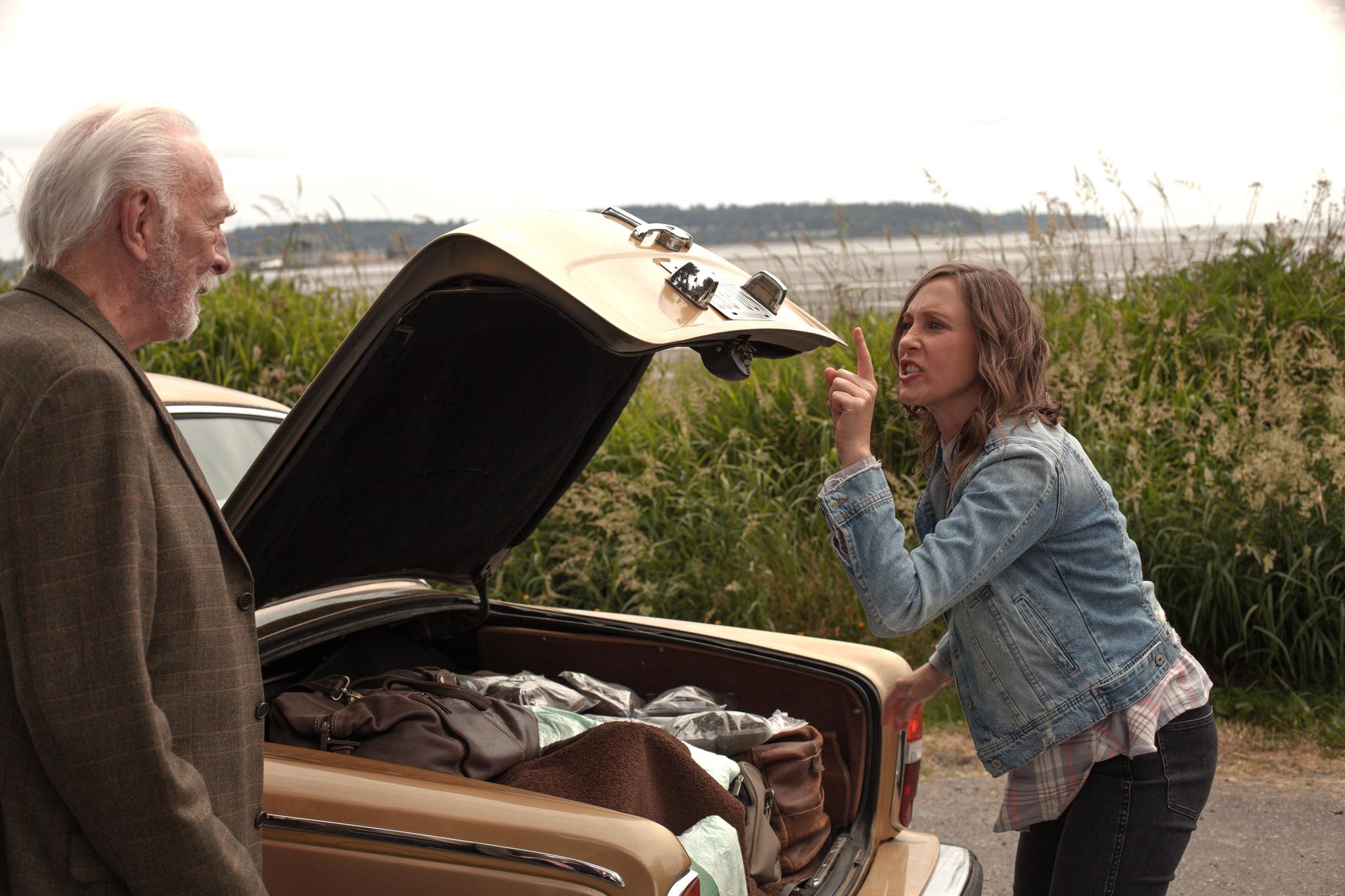 Christopher Plummer and Vera Farmiga in Boundaries (2018)