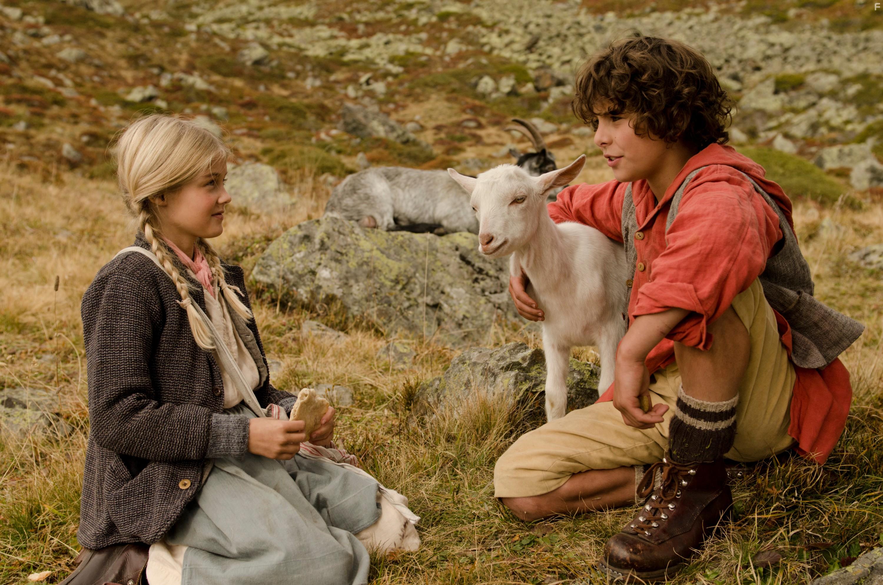 Jonas Hartmann and Julia Jeker in Schellen-Ursli (2015)