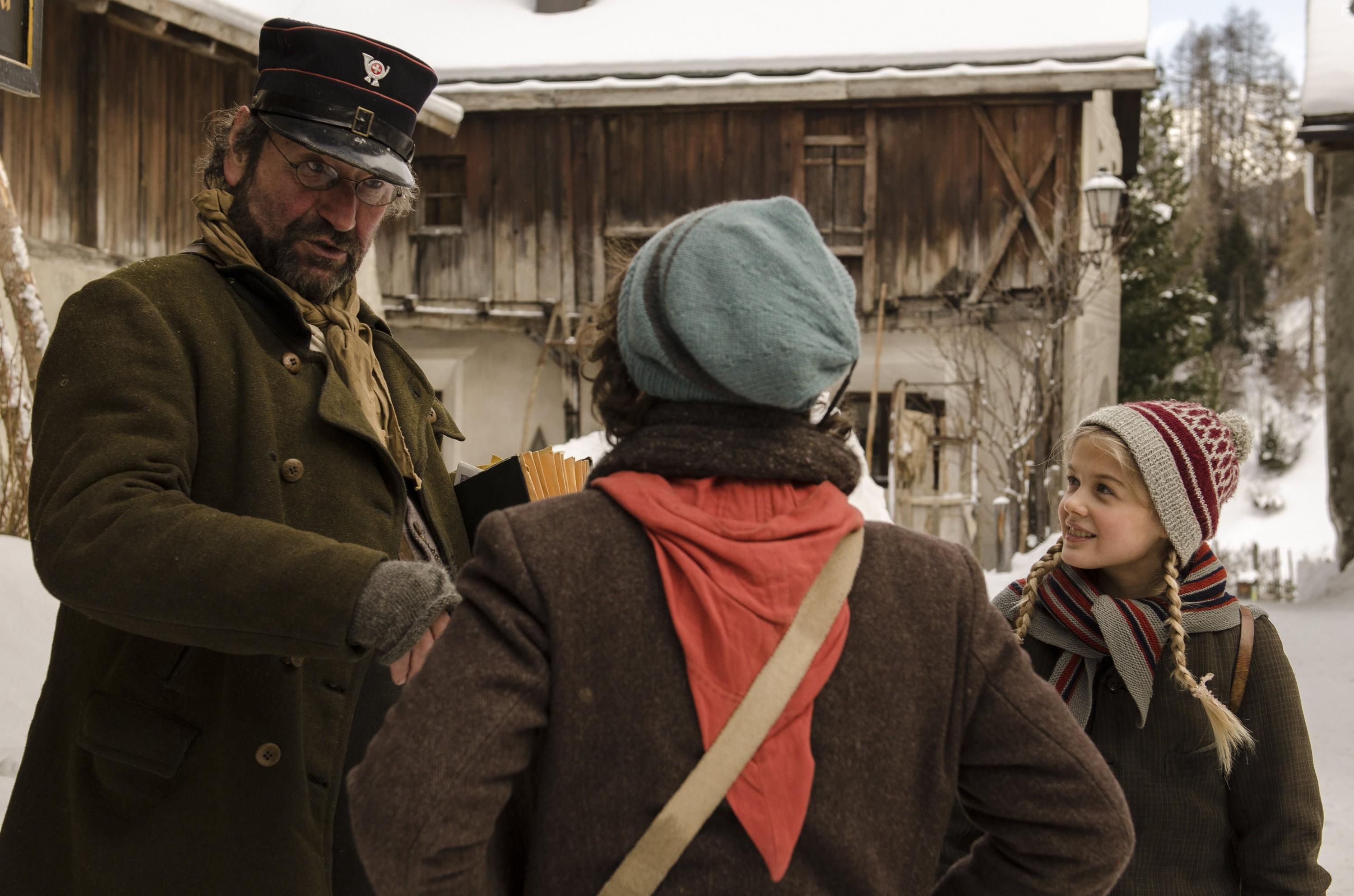 Herbert Leiser, Jonas Hartmann, and Julia Jeker in Schellen-Ursli (2015)