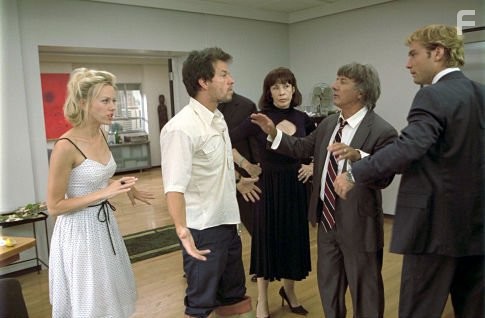 Dustin Hoffman, Jude Law, Mark Wahlberg, Lily Tomlin, and Naomi Watts in Взломщики сердец (2004)