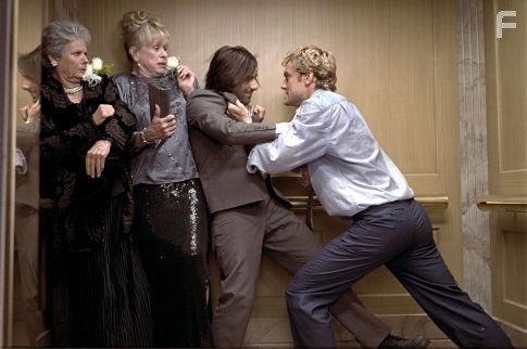 Jude Law and Jason Schwartzman in Взломщики сердец (2004)