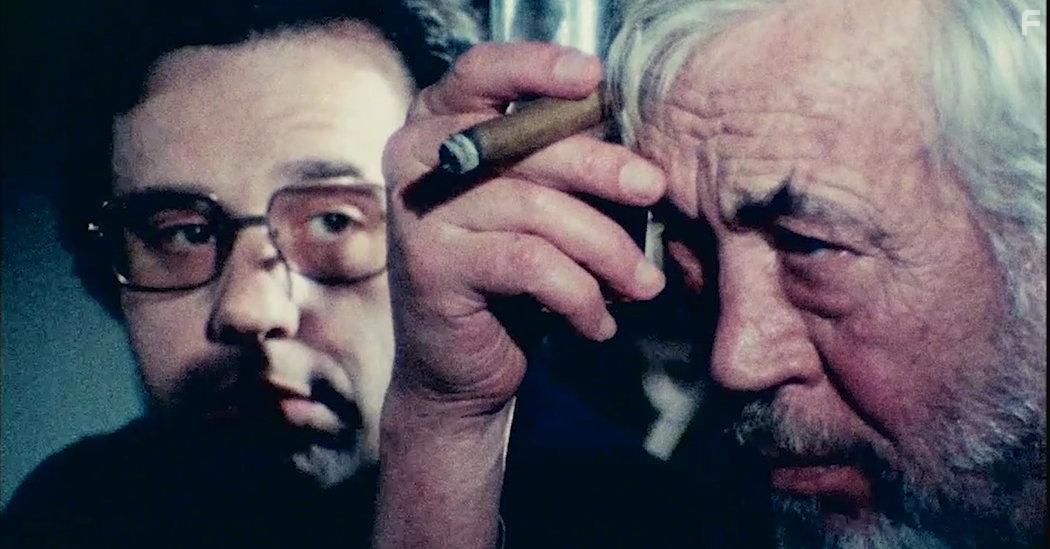 Peter Bogdanovich and John Huston in They'll Love Me When I'm Dead (2018)