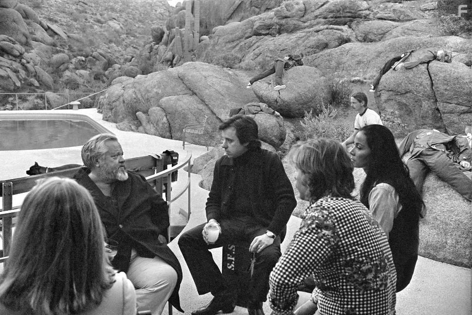 Orson Welles, Peter Bogdanovich, Cybill Shepherd, and Oja Kodar in They'll Love Me When I'm Dead (2018)