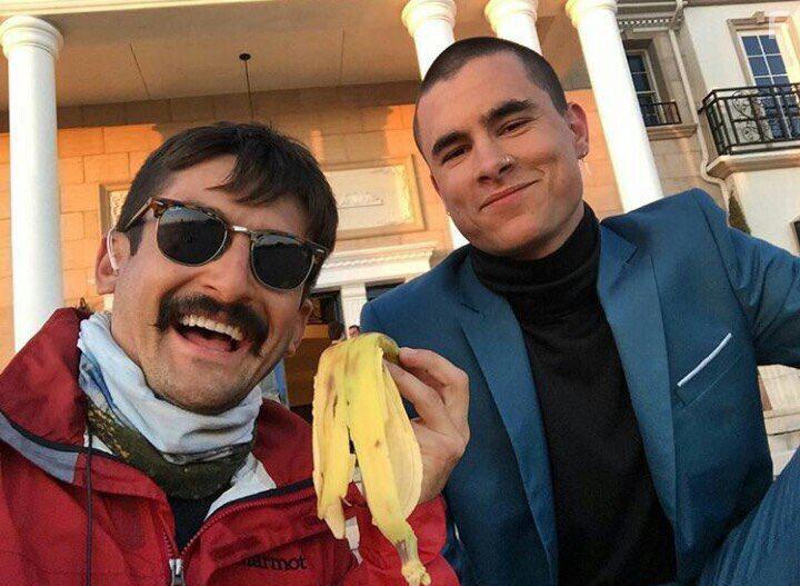 Julian McMahon and Kian Lawley in Monster Party (2018)