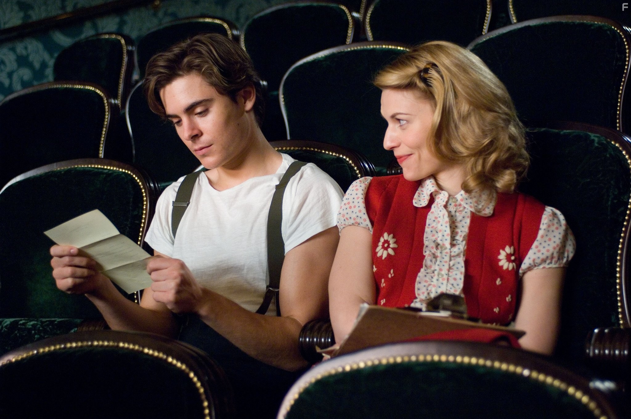 Claire Danes and Zac Efron in Я и Орсон Уэллс (2008)
