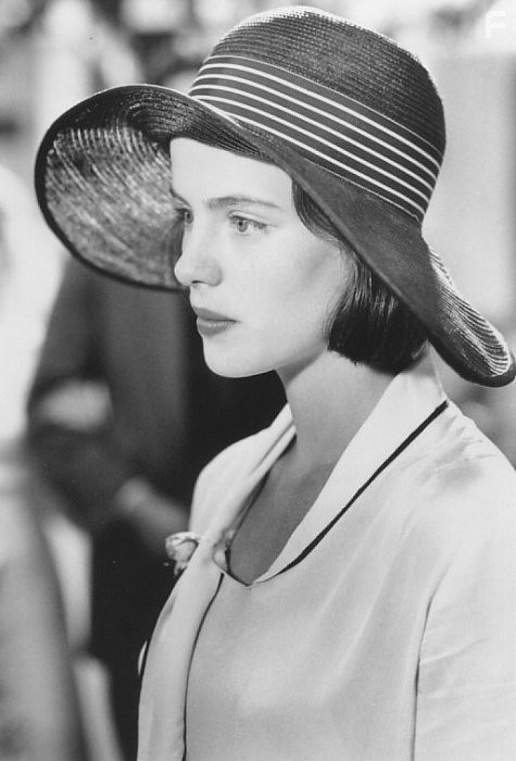 Kate Beckinsale in Неуютная ферма (1995)