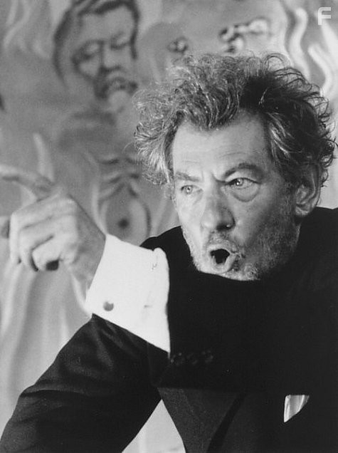 Ian McKellen in Неуютная ферма (1995)