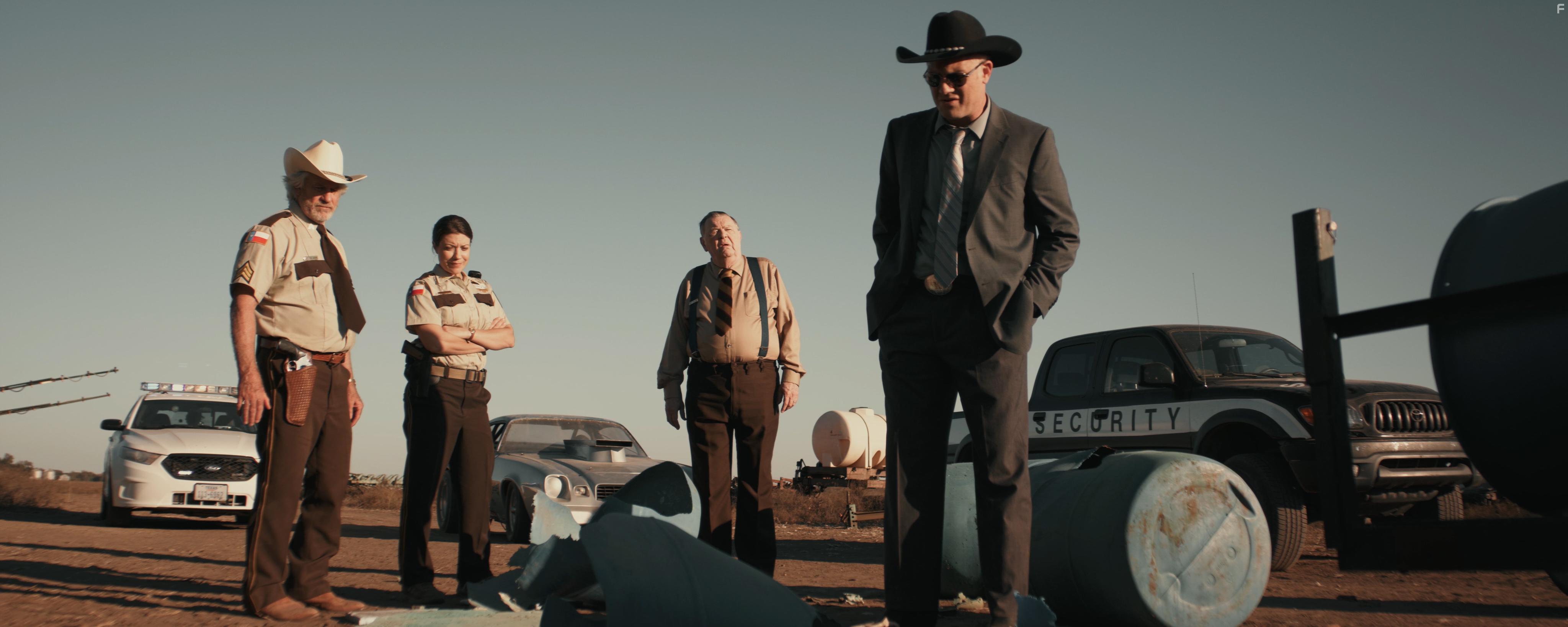 Jason Douglas, George Hardy, Gene Jones, and Tiffany Shepis in Texas Cotton (2018)