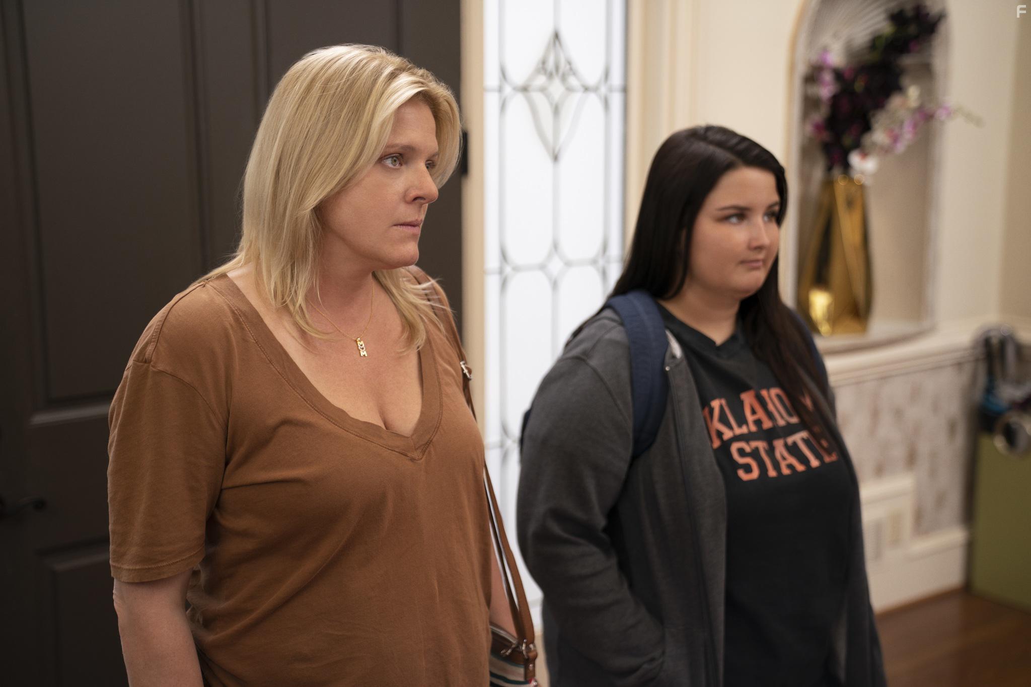 Molly Price and Isabella Amara in Queen America (2018)