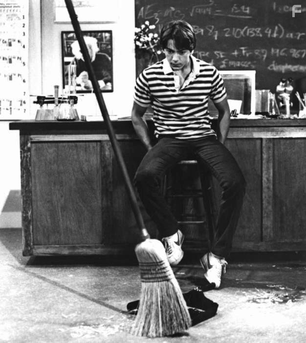 Scott Baio in Влипли! (1982)