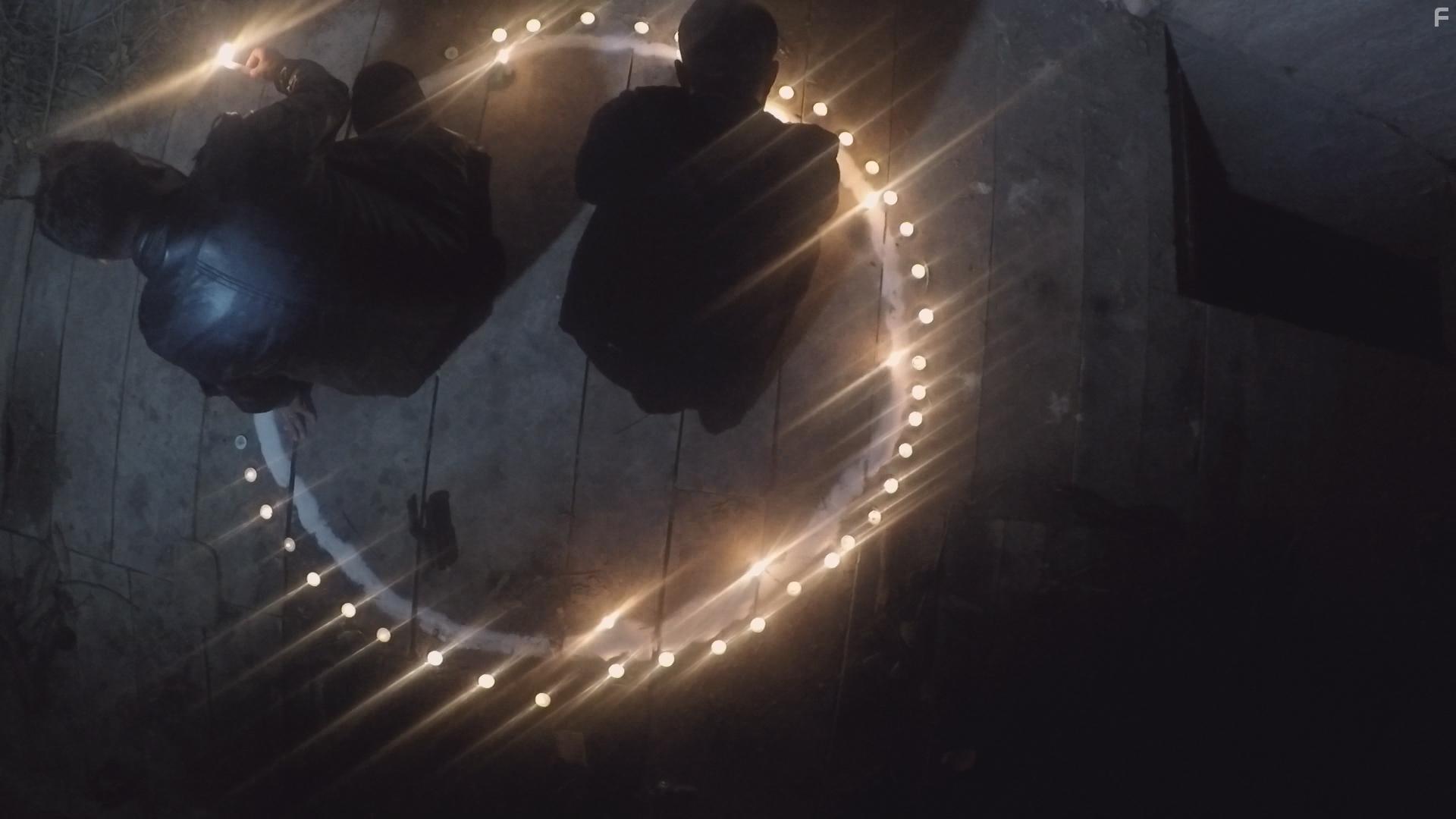 Fatih Hasanoglu and Furkan Dzen in Cin Tepesi (2018)