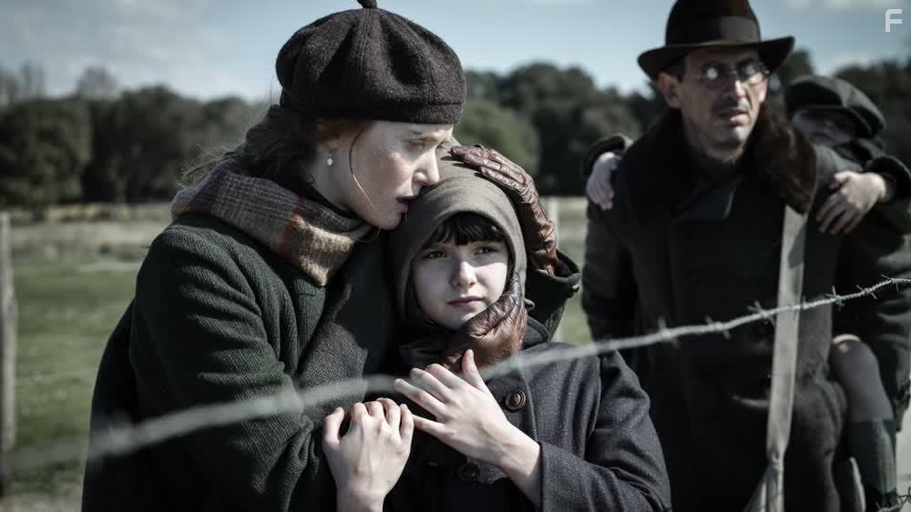 Mathieu Barbet, Lou Lambrecht, Fleur Geffrier, and Jules Pacini in Das Boot: Sabotage (2020)