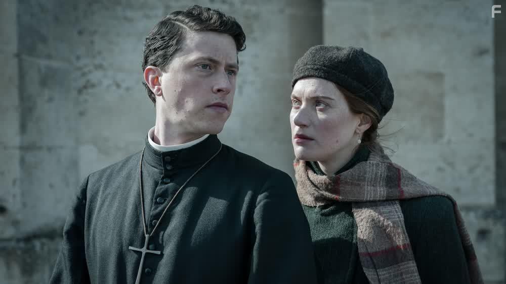 Finnegan Oldfield and Fleur Geffrier in Das Boot: Die Wrfel sind gefallen (2020)