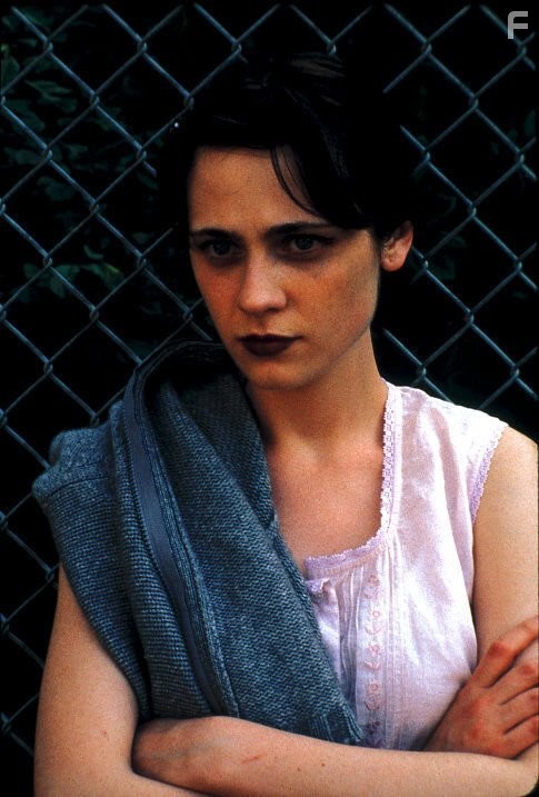 Zooey Deschanel in Маниакальный (2001)