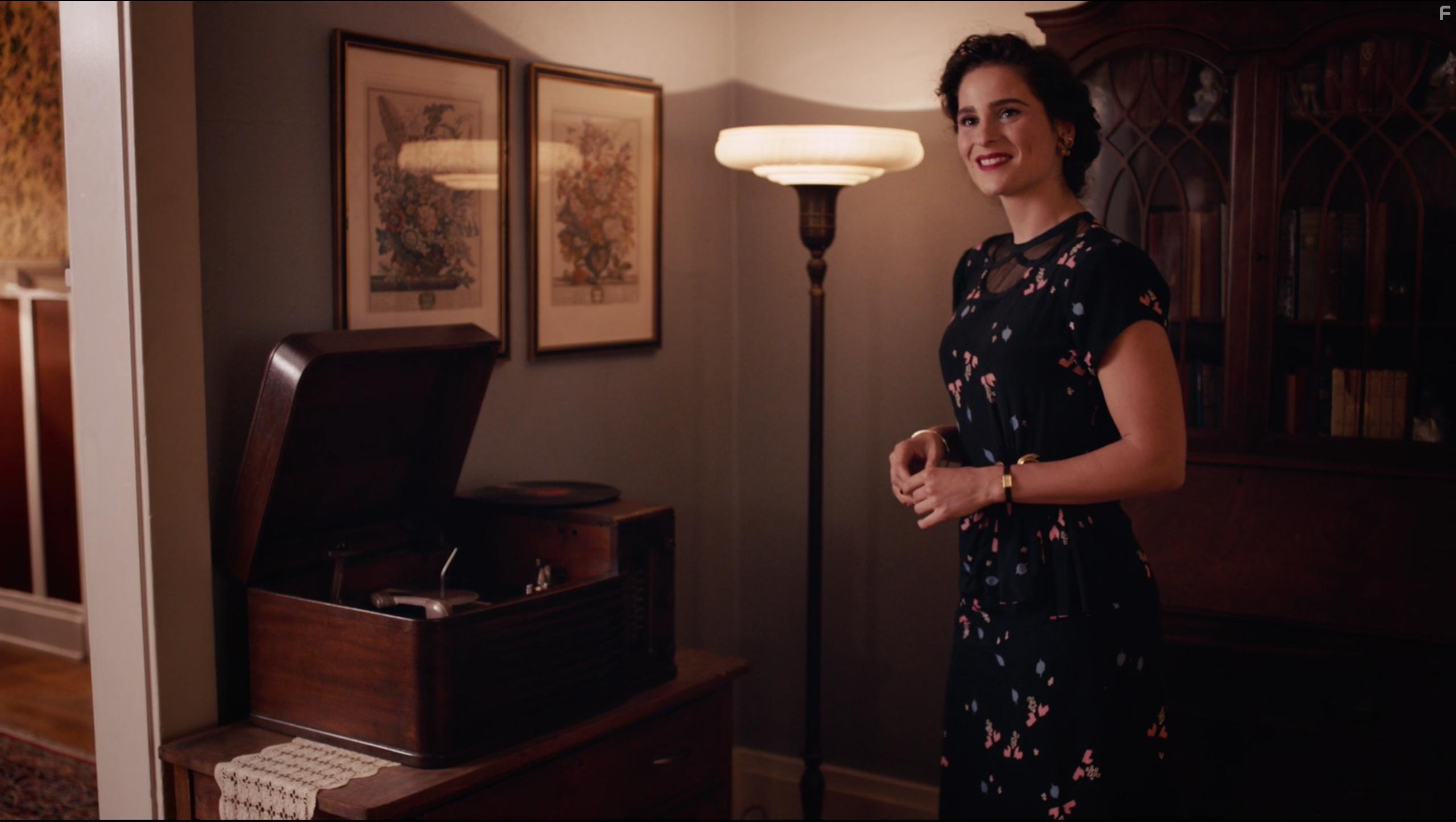 Gianna Simone in Unbroken: Path To Redemption