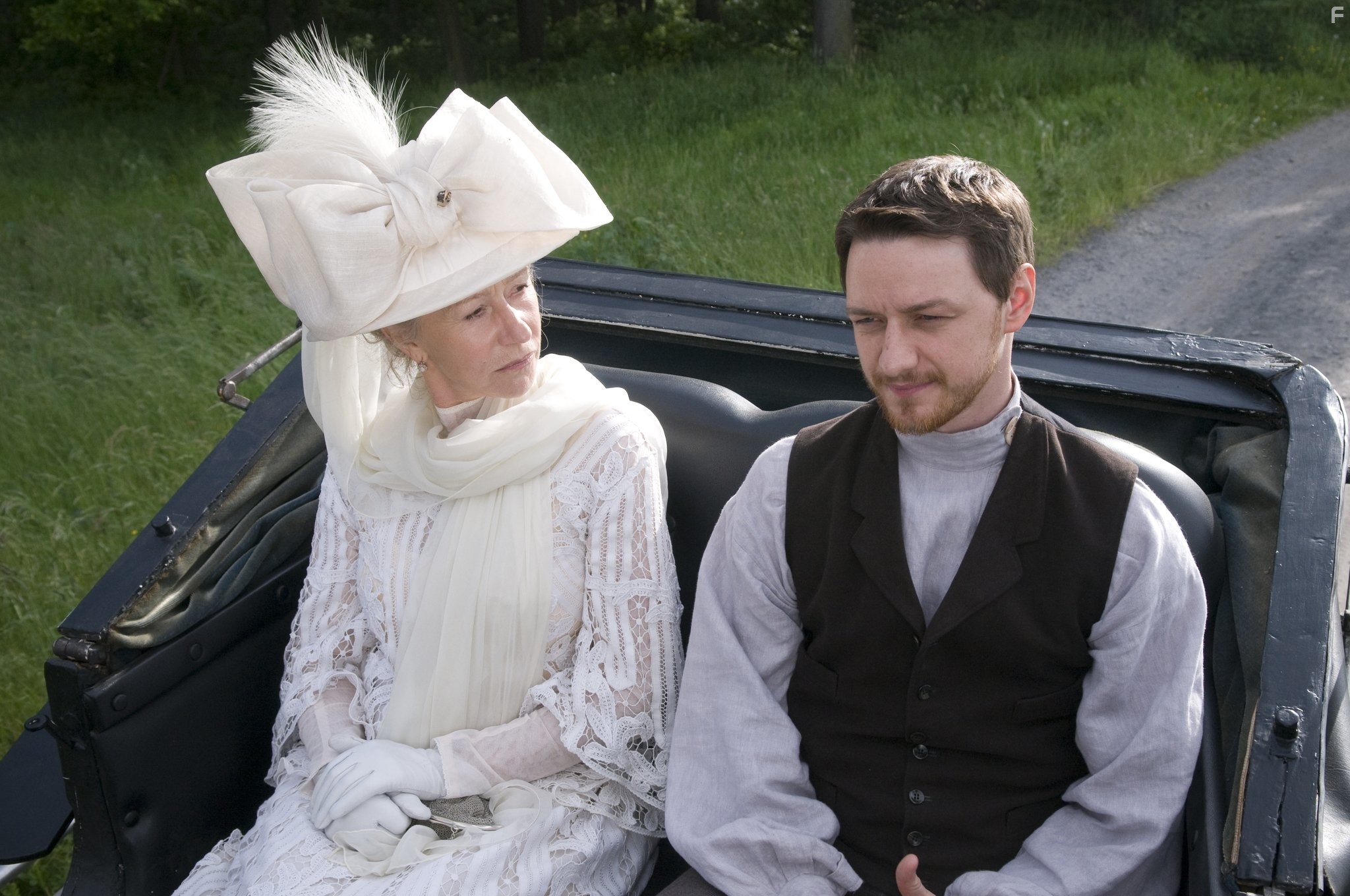 Helen Mirren and James McAvoy in Последнее воскресение (2009)