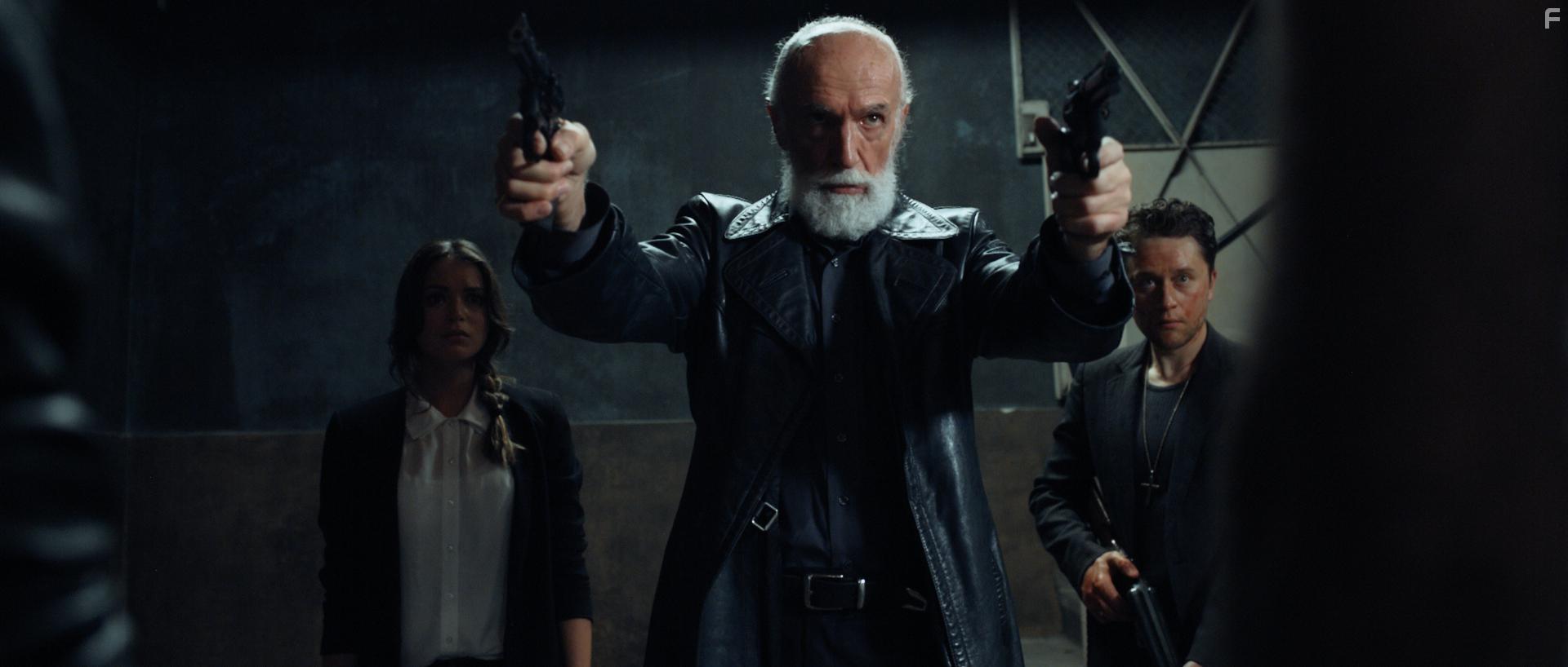 David Gant, Adrian Topol, and Xenia Assenza in Schneeflckchen (2017)