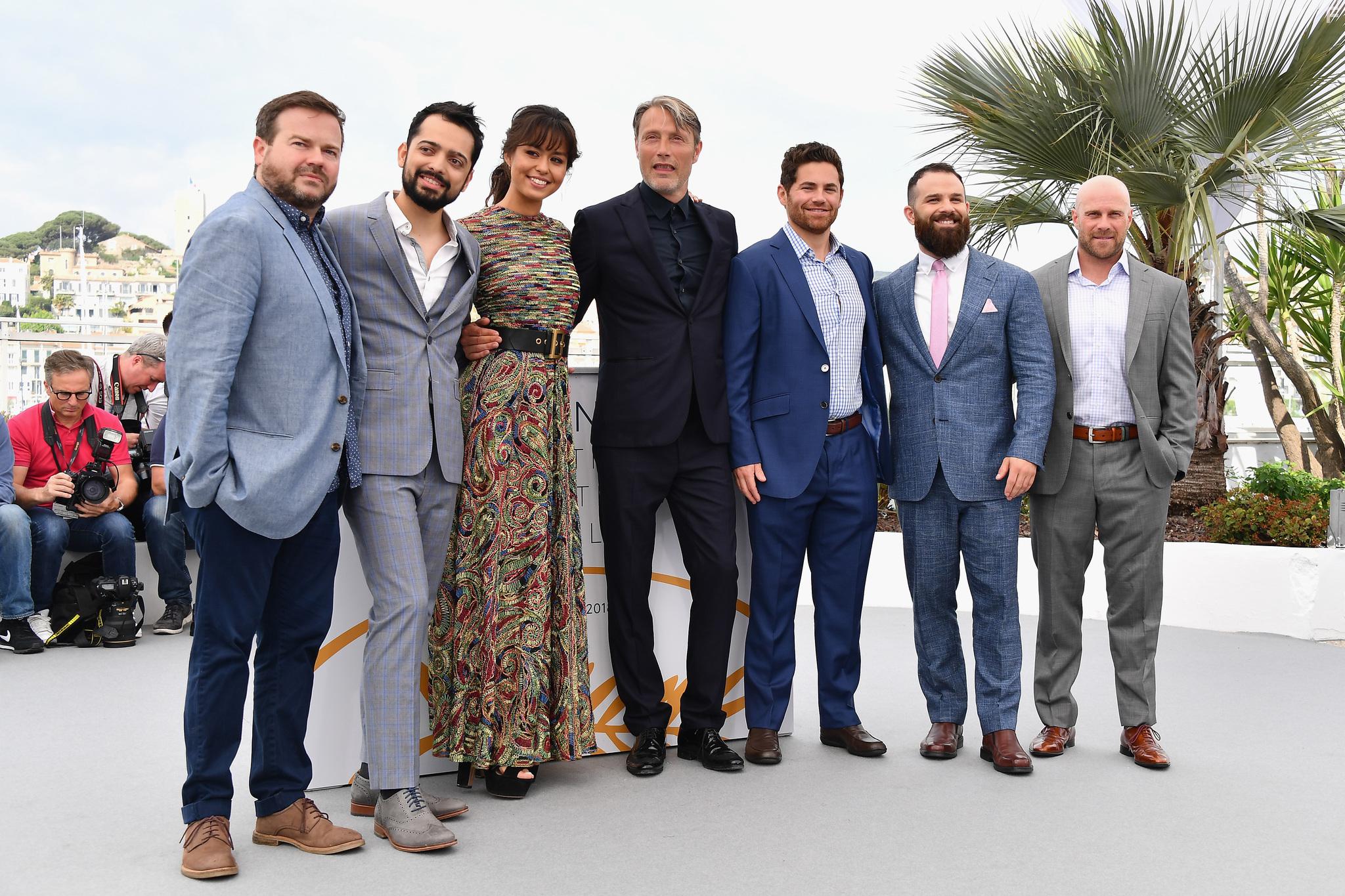 Mads Mikkelsen, Joe Penna, Noah C. Haeussner, Tim Zajaros, Christopher Lemole, Ryan Morrison, and Maria Thelma Smradttir at an event for Arctic (2018)