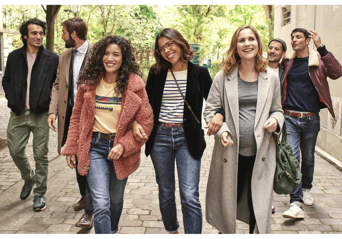 Josphine Dra, Sabrina Ouazani, Zita Hanrot, Marc Ruchmann, Guillaume Labb, Yvan Naubron, and Syrus Shahidi in Plan Coeur (2018)