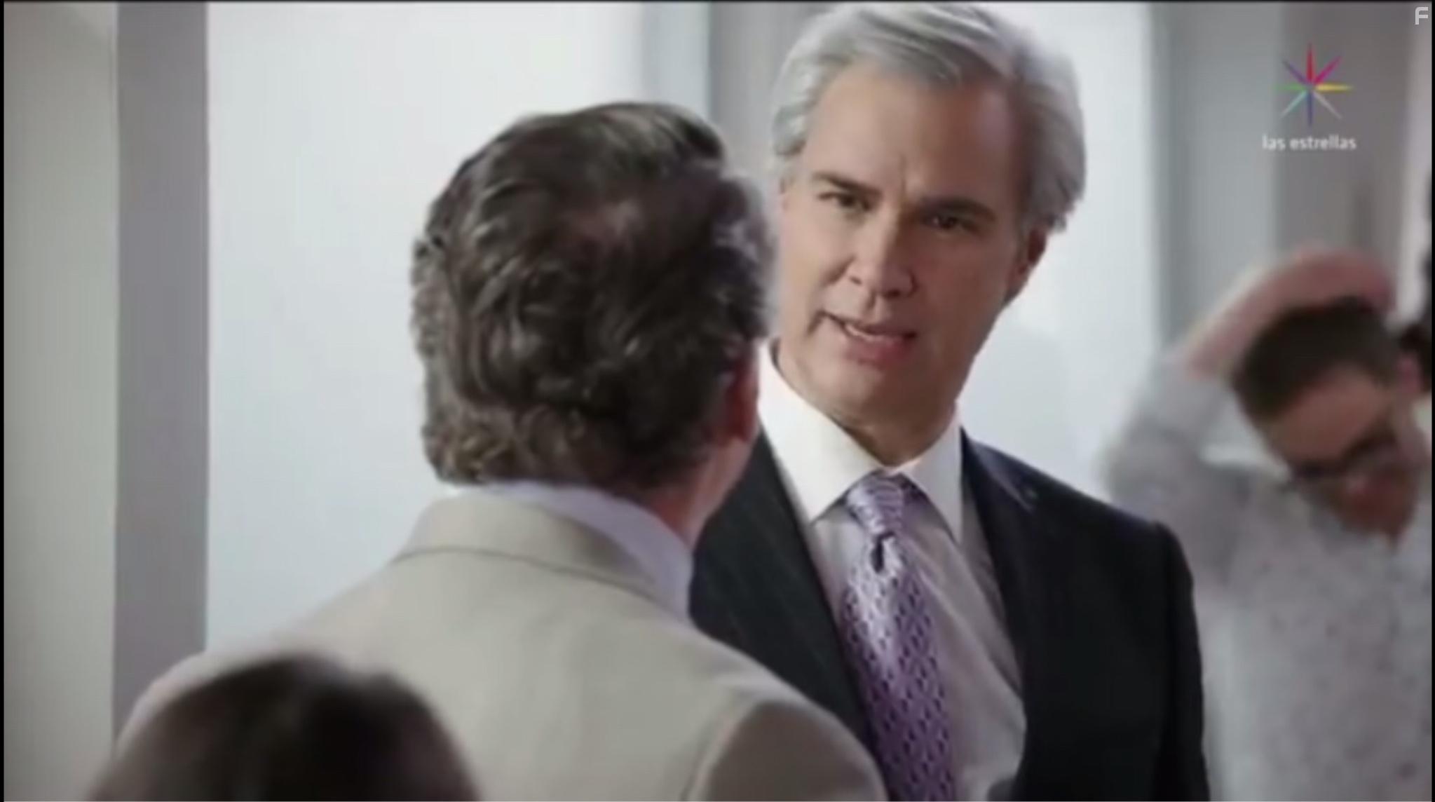 Alfredo Adame, Gerardo Murgua, and Yurem Rojas in Por amar sin ley (2018)