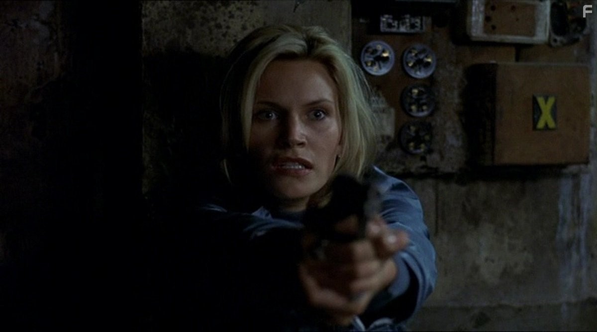 Natasha Henstridge in Second Skin (2000)