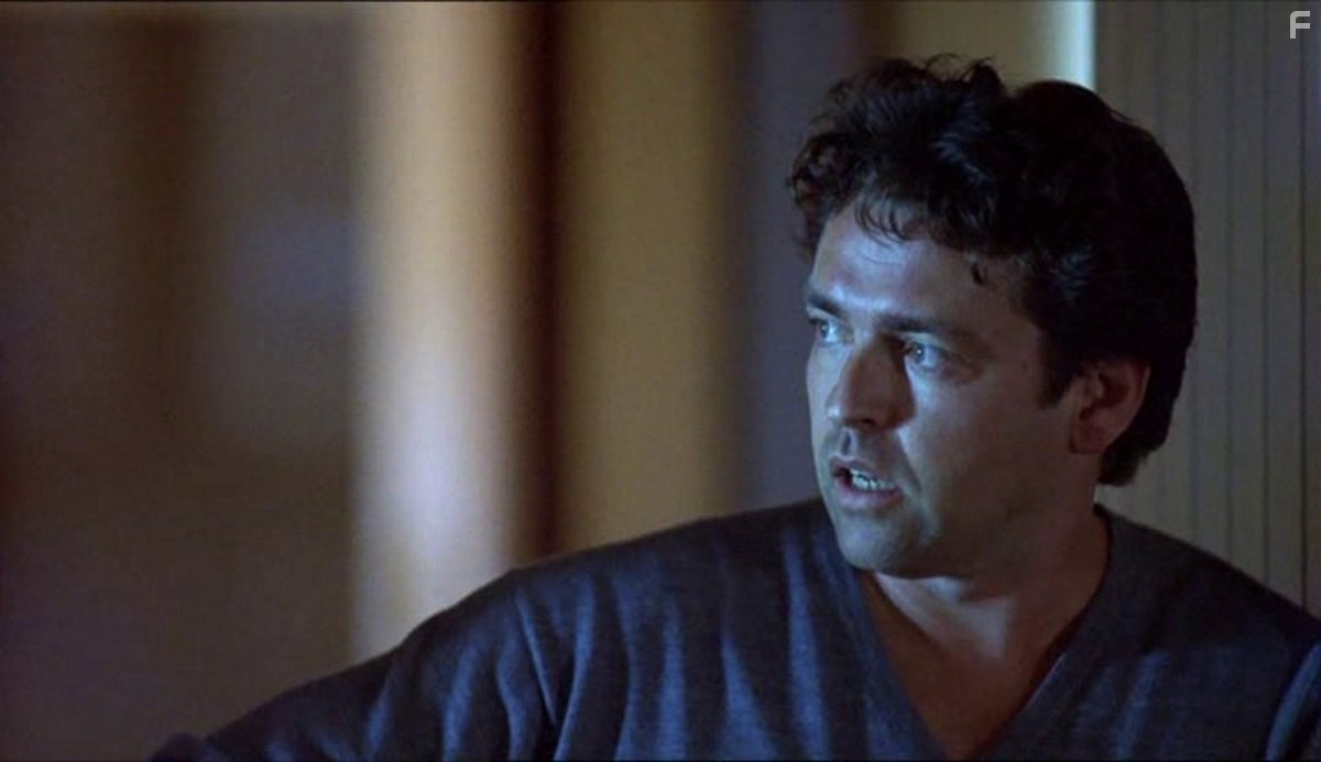 Angus Macfadyen in Second Skin (2000)
