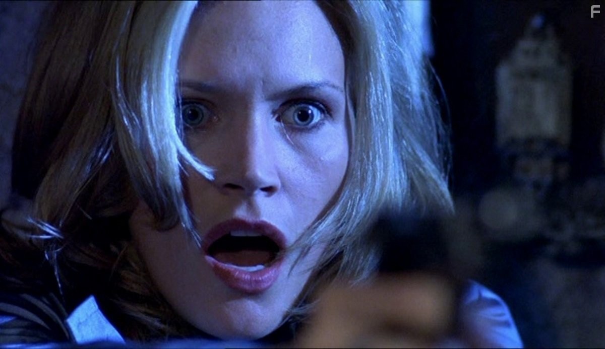 Natasha Henstridge in Second Skin (2000)