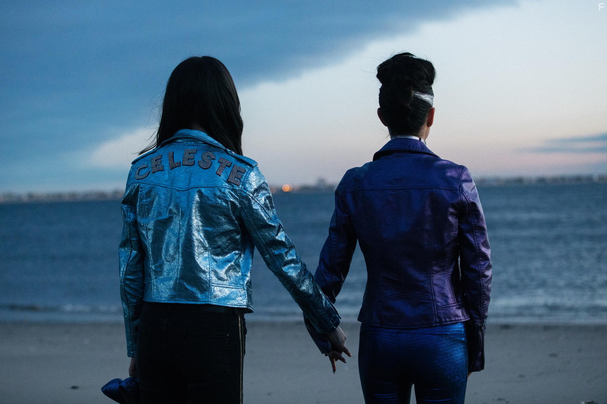 Natalie Portman and Raffey Cassidy in Vox Lux (2018)