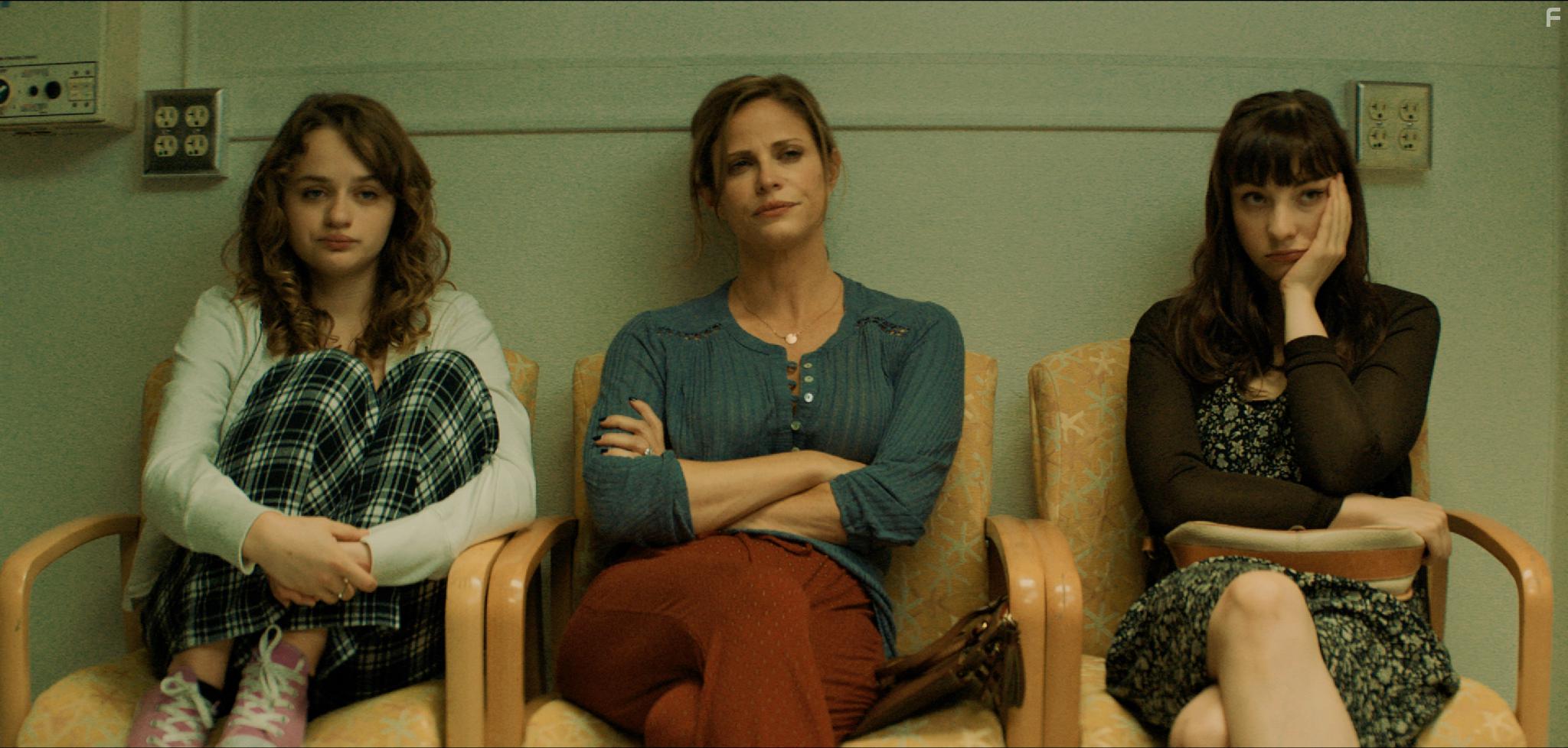 Andrea Savage, Joey King, and Erin Darke in Summer '03 (2018)