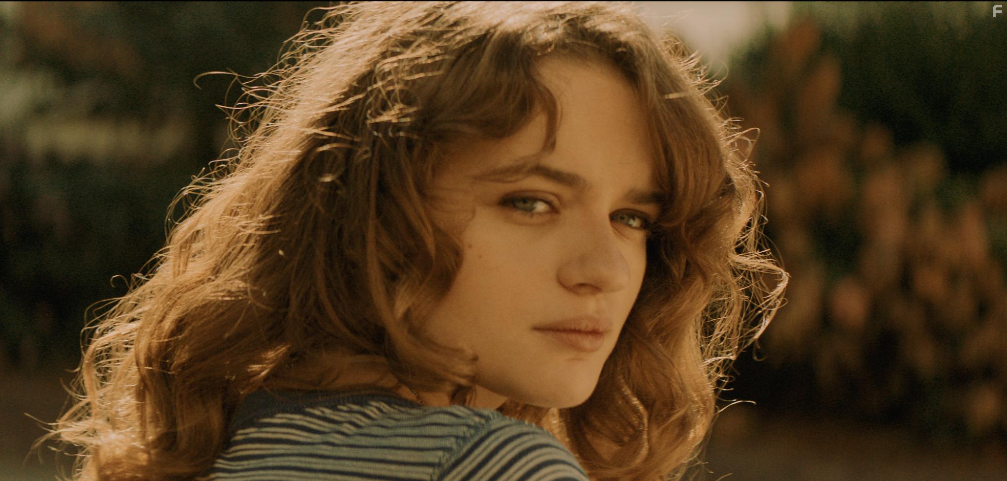 Joey King in Summer '03 (2018)
