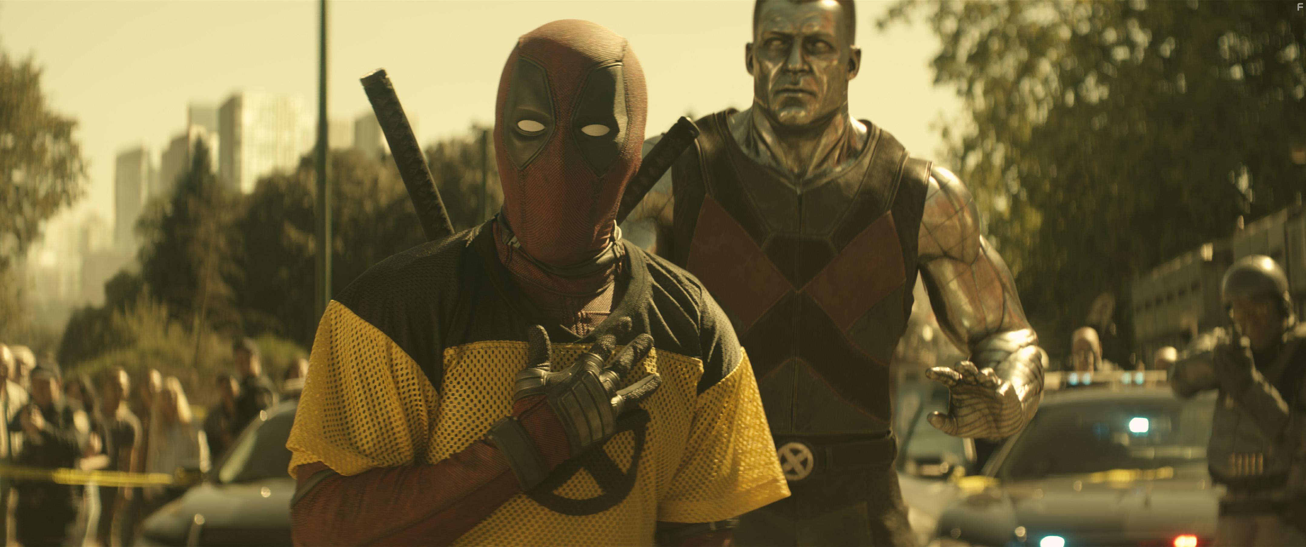 Ryan Reynolds and Stefan Kapicic in Deadpool 2 (2018)