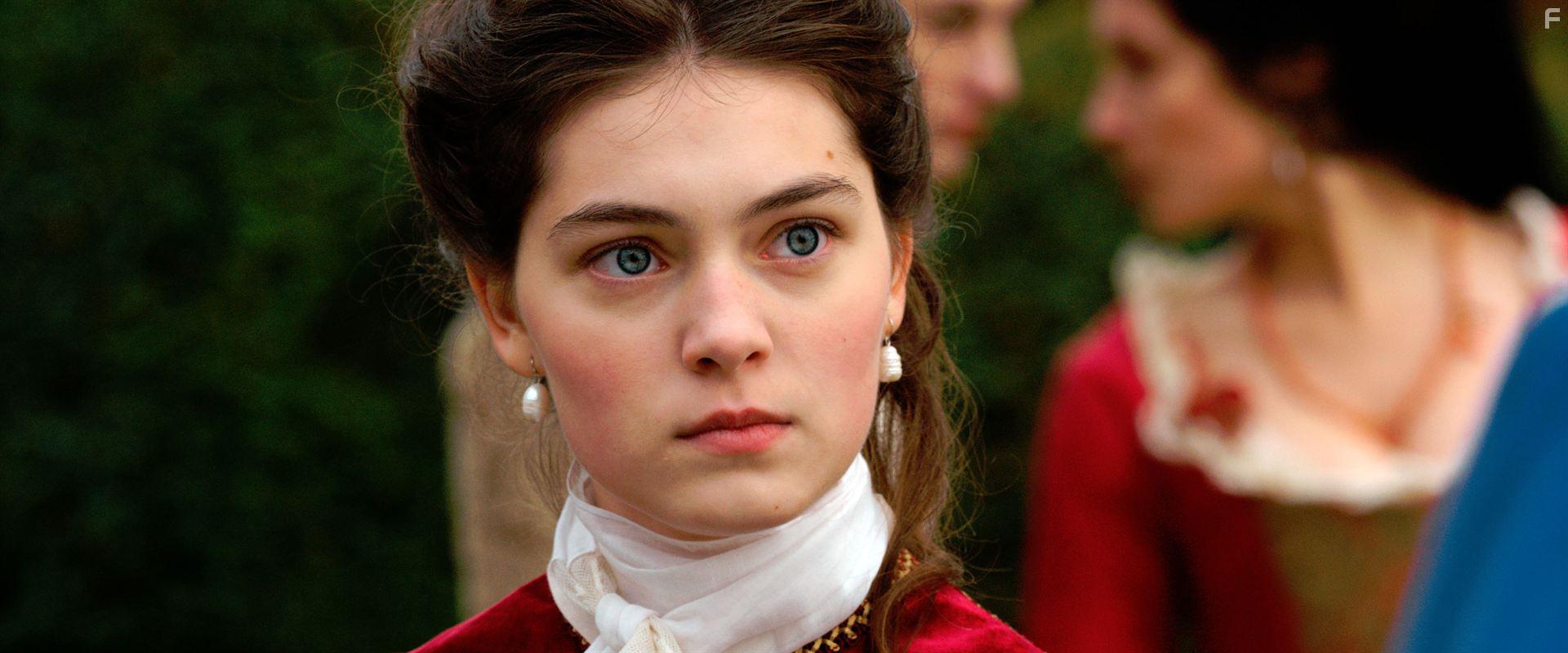 Anamaria Vartolomei in L'change des princesses (2017)