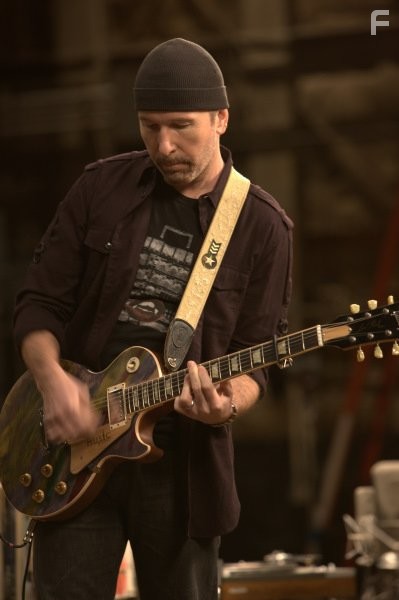 The Edge in Приготовьтесь, будет громко (2008)