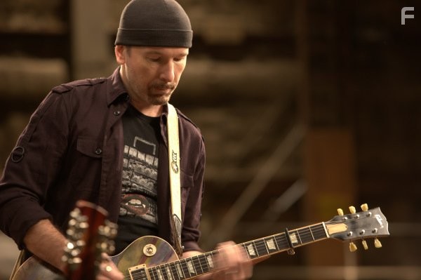 The Edge in Приготовьтесь, будет громко (2008)