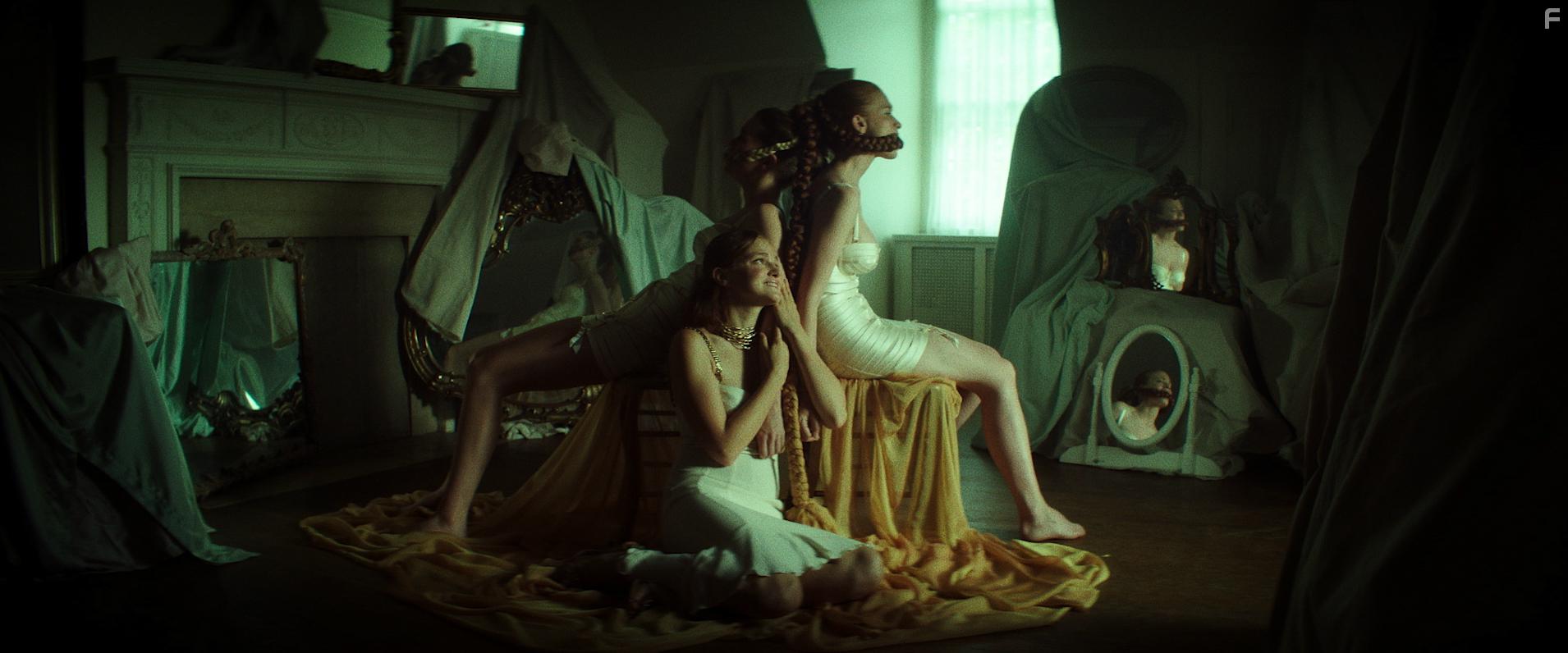 Sarah Hay, Madeline Brewer, and Imogen Waterhouse in Braid (2018)