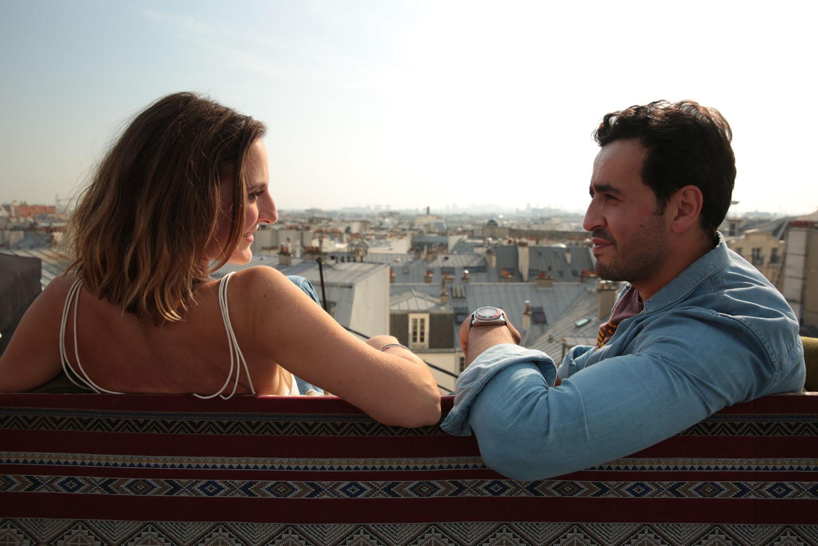 Jonathan Cohen and Camille Chamoux in Premires vacances (2018)