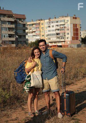 Jonathan Cohen and Camille Chamoux in Premires vacances (2018)