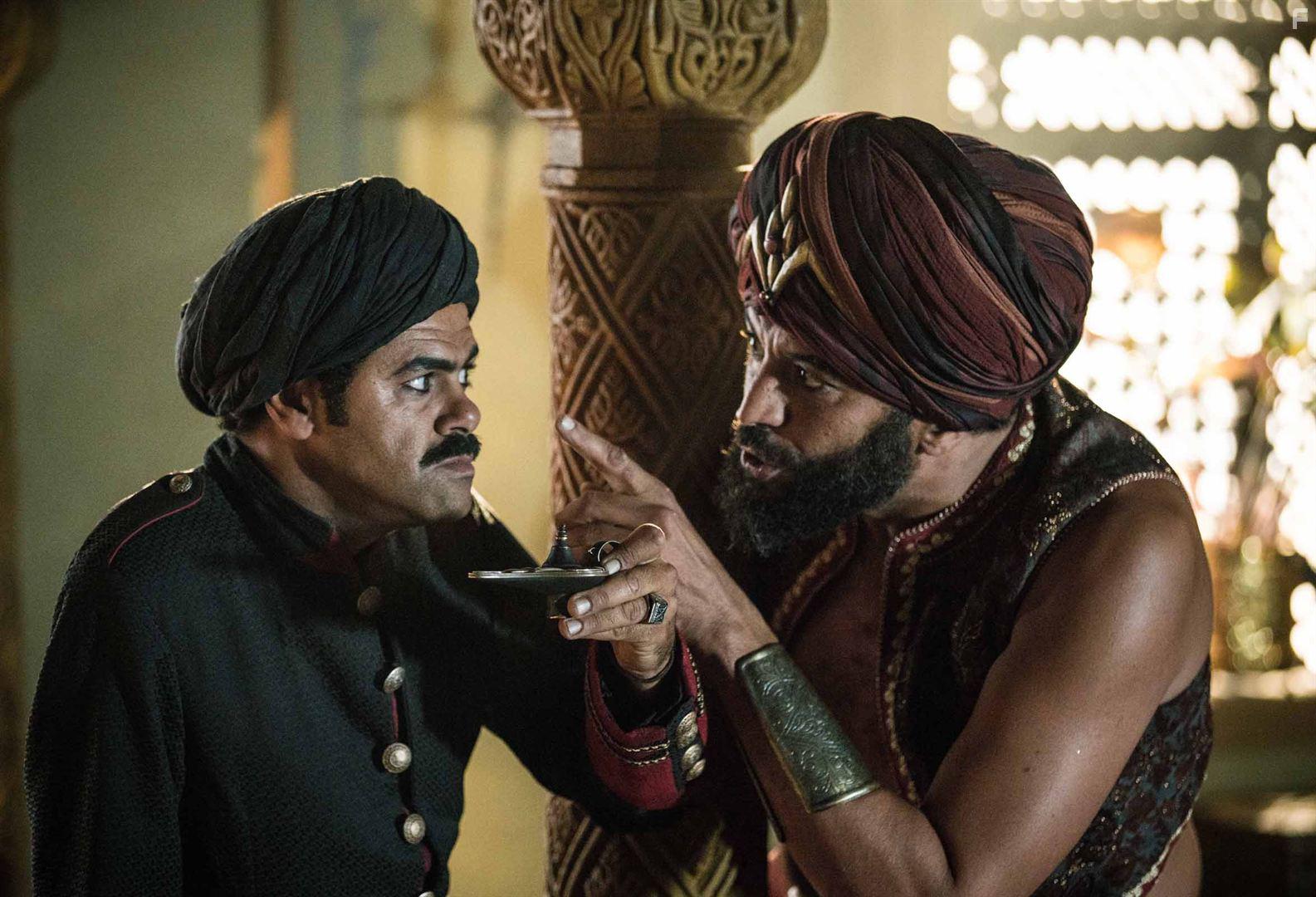 Ramzy Bedia and Jamel Debbouze in Alad'2 (2018)