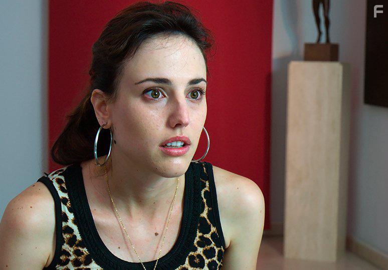 Natalia de Molina in Techo y comida (2015)