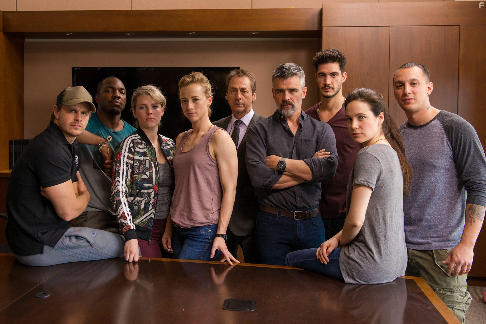 Caroline Dhavernas, Patrice Godin, Luc Picard, Karine Vanasse, and Alexandre Landry at an event for Blue Moon (2016)