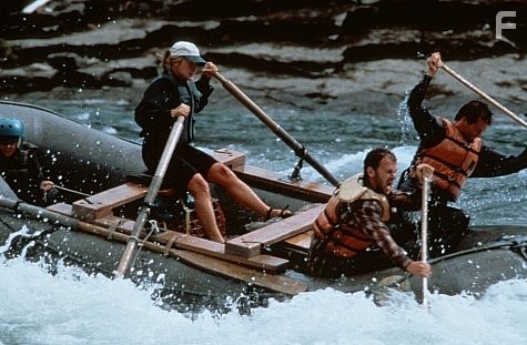 Kevin Bacon, John C. Reilly, Meryl Streep, and Joseph Mazzello in Дикая река (1994)