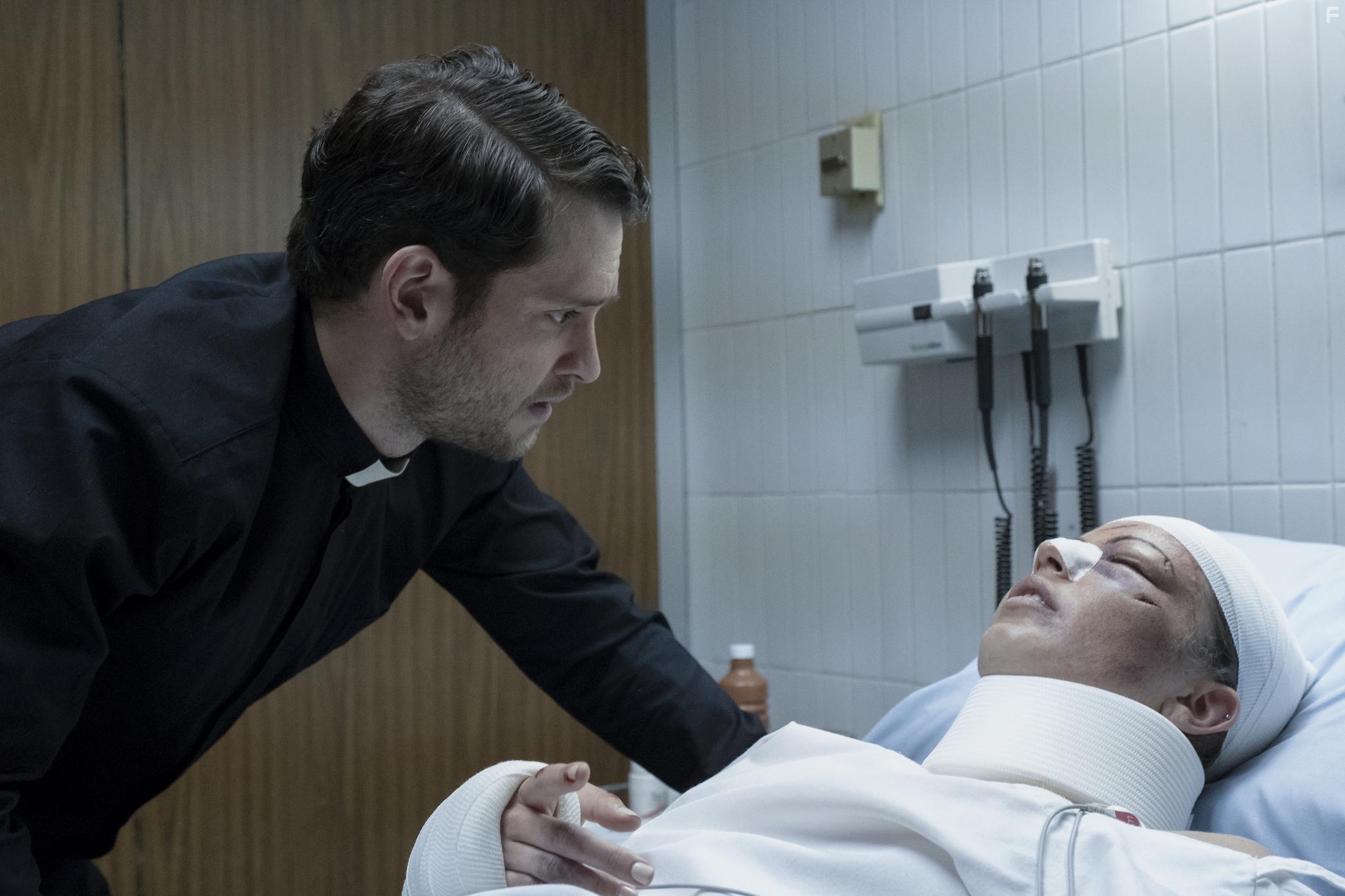 Christopher Von Uckermann and Alexa Martin in Diablero (2018)