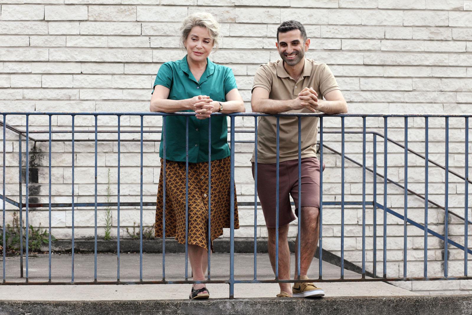 Catherine Deneuve and Kheiron in Mauvaises herbes (2018)