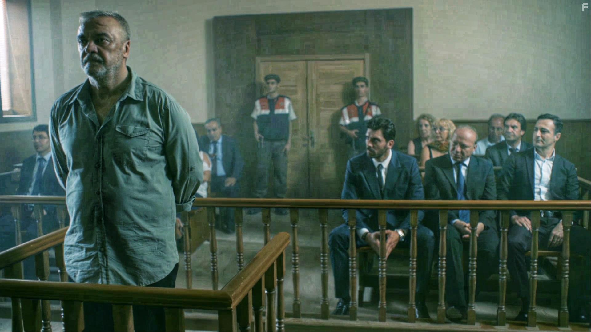 Mesut Akusta, Firat Dogruloglu, Can Nergis, and Grol Tonbul in Br (2018)