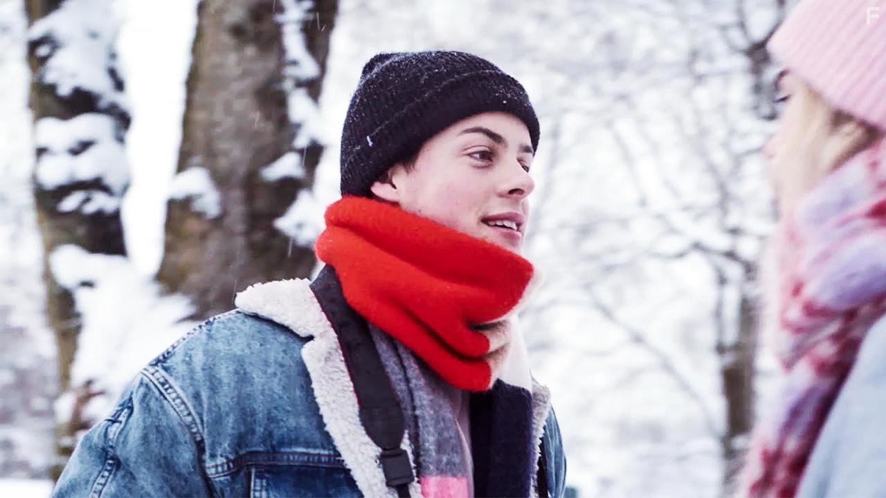 Herman Tmmeraas and Emma Norli Ivarsson in Semester (2018)